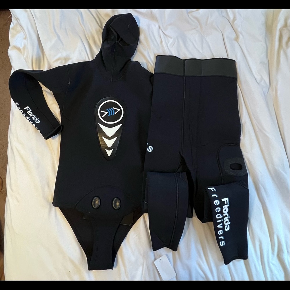 Freediving / diving open cell wetsuit 2 piece